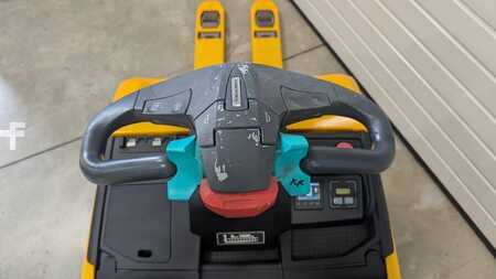 Lavtløftende truck 2017  Jungheinrich ERE 120 feste Standplattform (5)