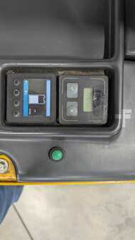 Chariots tracteurs 2019  Jungheinrich EZS 130 Li-Ion Batterie (9)