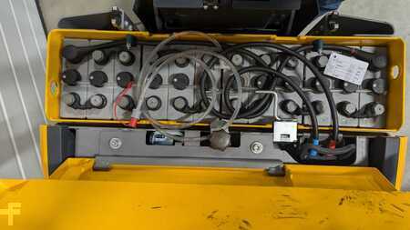 Horizontal-Kommissionierer  Jungheinrich ECE 225 HP (10)