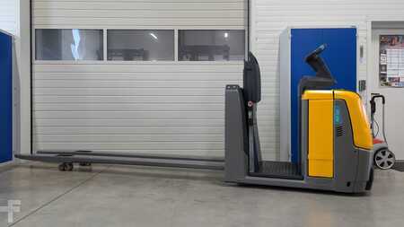 Horizontal-Kommissionierer  Jungheinrich ECE 225 HP (2)