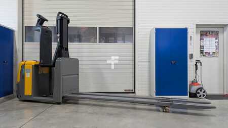 Horizontal-Kommissionierer  Jungheinrich ECE 225 HP (3)