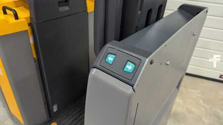 Horizontal-Kommissionierer 2018  Jungheinrich ECE 225 HP (9)