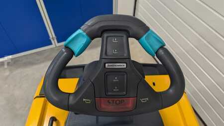 Horizontální vychystávací vozík 2018  Jungheinrich ECE 225 HP (6)