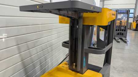 Vertikal-Kommissionierer  Jungheinrich EKM 202 (5)