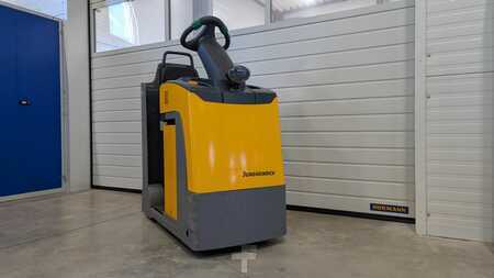 Schlepper 2016  Jungheinrich EZS 130 (1)