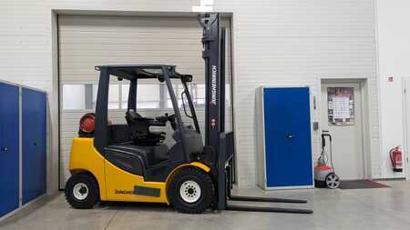 Treibgasstapler  Jungheinrich TFG 425s neuwertig (4)