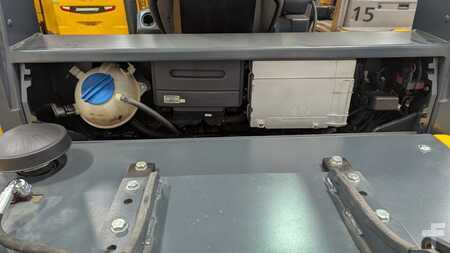 Treibgasstapler  Jungheinrich TFG 425s neuwertig (5)
