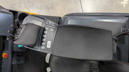 Treibgasstapler  Jungheinrich TFG 425s neuwertig (9)