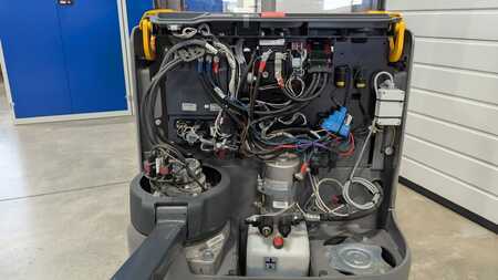 Hochhubwagen 2019  Jungheinrich EJC 110 115 250 ZT Li-Ion (5)
