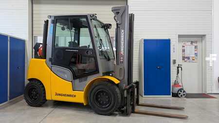 Treibgasstapler  Jungheinrich TFG 540s Vollkabine (3)