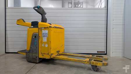 Låglyftare El 2019  Jungheinrich ERE 120 klappbare Fahrerstandplattform (4)