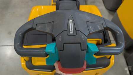 Niederhubwagen  Jungheinrich ERE 120 k. P. (7)