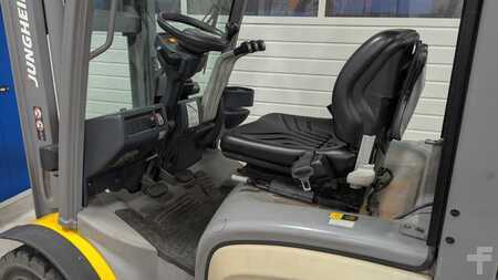 Chariots élévateurs GPL 2016  Jungheinrich TFG 430 GE160-370ZT (7)