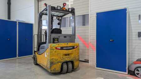 Elektro 3 Rad 2019  Jungheinrich EFG 220 Li-Ion Batterie (4)