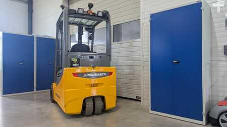 Electric - 3 wheels 2019  Jungheinrich EFG 220 Li-Ion Batterie (2)