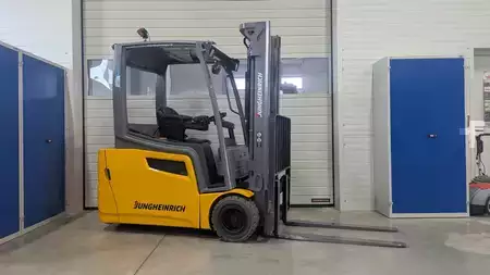 Electric - 3 wheels 2019  Jungheinrich EFG 220 Li-Ion Batterie (3)