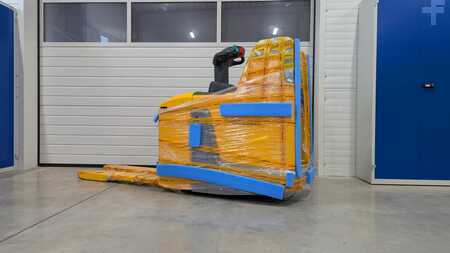 Fahrerstandstapler  Jungheinrich ERE 225 f. P. Neuwertig (3)