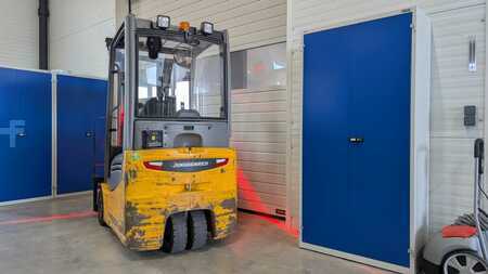 Elektro 3 Rad  Jungheinrich EFG 213 LiIon Batterie (4)