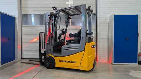 Elektro 3 Rad 2019  Jungheinrich EFG 213 LiIon Batterie (3)