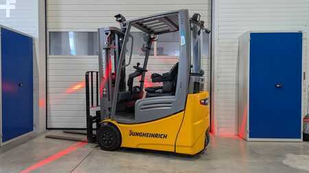 Elektromos 3 kerekű 2019  Jungheinrich EFG 213 LiIon Batterie (3)