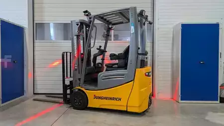 Eléctrica de 3 ruedas 2019  Jungheinrich EFG 213 LiIon Batterie (3)