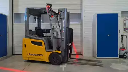 Elektro 3 Rad 2019  Jungheinrich EFG 213 LiIon Batterie (1)