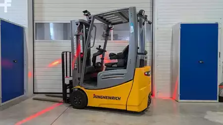Elektro 3 Rad 2019  Jungheinrich EFG 213 LiIon Batterie (3)