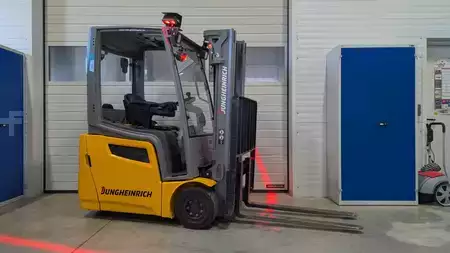 Elektrisk- 3 hjul 2019  Jungheinrich EFG 213 LiIon Batterie (1)
