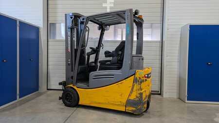 Elektro 3 Rad 2017  Jungheinrich EFG 220 G-470DZ (2)