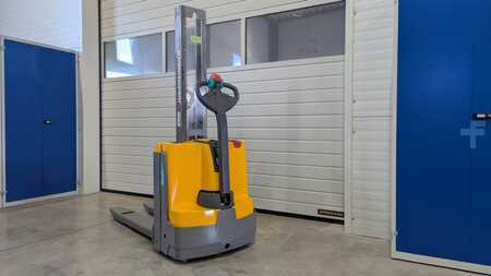 Apilador eléctrico 2018  Jungheinrich EMD 115i (1)