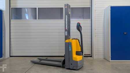 Apilador eléctrico 2018  Jungheinrich EMD 115i (2)