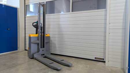 Apilador eléctrico 2018  Jungheinrich EMD 115i (4)