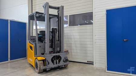 Electric - 3 wheels 2018  Jungheinrich EFG 215 G115-330ZZ (2)