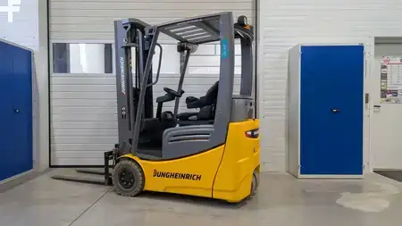 El truck - 3 hjulet 2018  Jungheinrich EFG 215 GE115-480DZ (1)