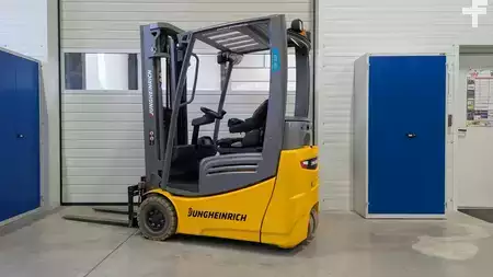 Chariots électriques à 3 roues 2018  Jungheinrich EFG 215 GE115-480DZ (1)