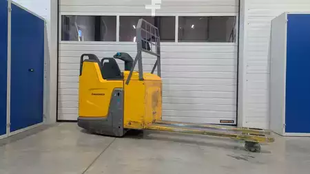 Lavtløftende truck 2019  Jungheinrich ERE 225 f. P. (1)