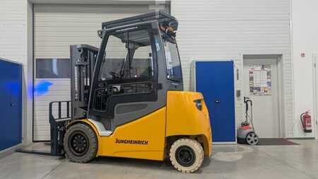 Elektromos 4 kerekű 2019  Jungheinrich EFG 535k (3)