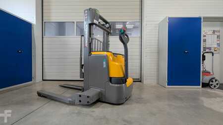 Pallet Stackers 2019  Jungheinrich EJC 214b (2)