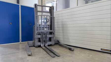 Pallet Stackers 2019  Jungheinrich EJC 214b (4)