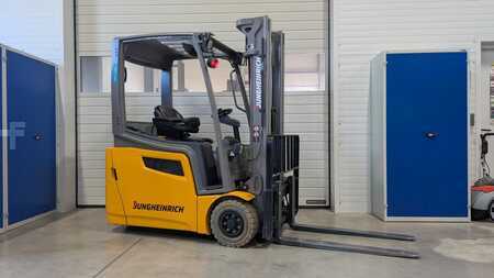 Elektro 3 Rad 2017  Jungheinrich EFG 216k GE115-464DZ (1)