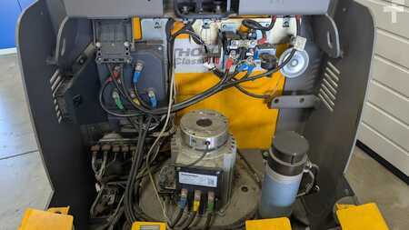 Chariots tracteurs 2019  Jungheinrich EZS C40 (5)