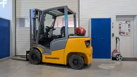 Treibgasstapler 2018  Jungheinrich TFG 425 GE115-500DZ (1)