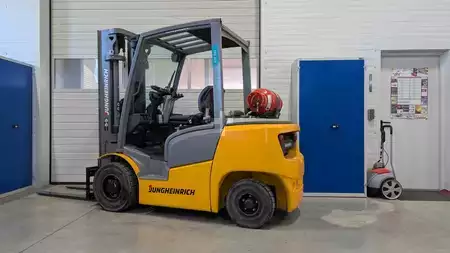 Treibgasstapler 2018  Jungheinrich TFG 425 GE115-500DZ (1)