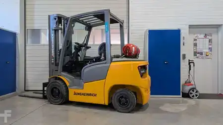 Wózki gazowe 2018  Jungheinrich TFG 425 GE115-500DZ (1)