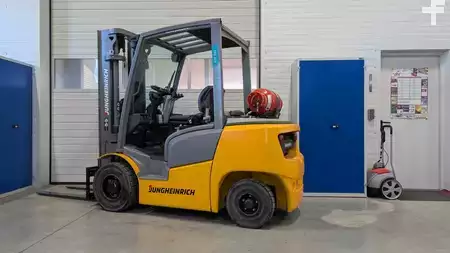 Treibgasstapler  Jungheinrich TFG 425 GE115-500DZ (1)