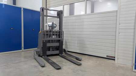 Pallet Stackers - Jungheinrich EJC 212b neuwertig (1)