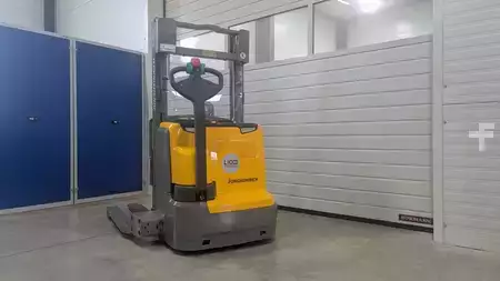 Pallet Stackers - Jungheinrich EJC 212b neuwertig (3)