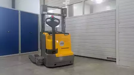 Hochhubwagen - Jungheinrich EJC 212b neuwertig (3)