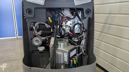 Chariots tracteurs 2022  Jungheinrich EZS 130 neuwertig (7)