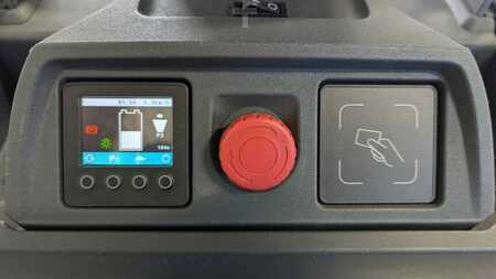 Chariots tracteurs 2022  Jungheinrich EZS 130 neuwertig (8)